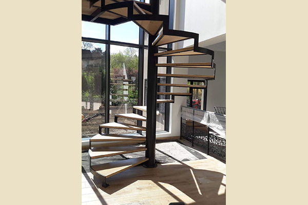Menuiserie Taquet ile de France fabrication escalier hélicoïdale