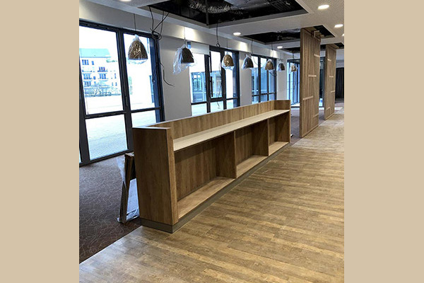 Menuiserie Taquet 91 Aménagement Banque accueil HEIC