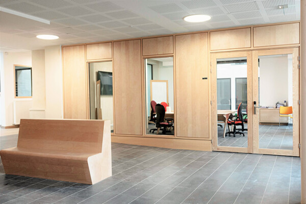 Menuiserie Taquet ile de France fabrication et pose hall entrée et meuble bois