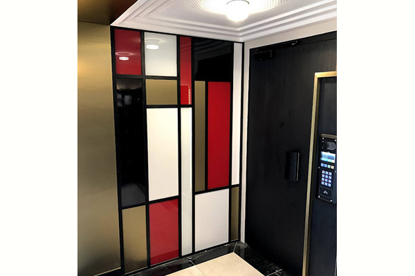 Menuiserie Taquet ile de France fabrication et pose habillage type vitraux